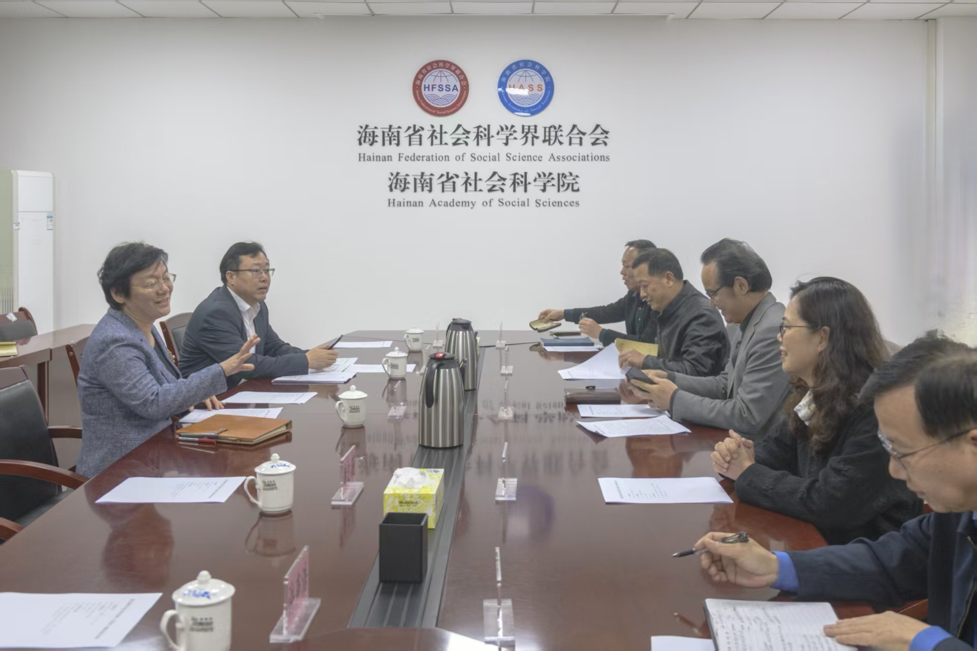 谢京副省长到省社科联调研座谈